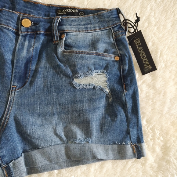 ✨️HP✨️ Blank NYC🗽The Fulton Mid Rise Denim Shorts - NWT - Picture 5 of 13